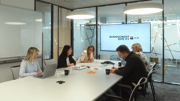 Máme zasedací místnosti s moderním vybavením a tech vychytávkami