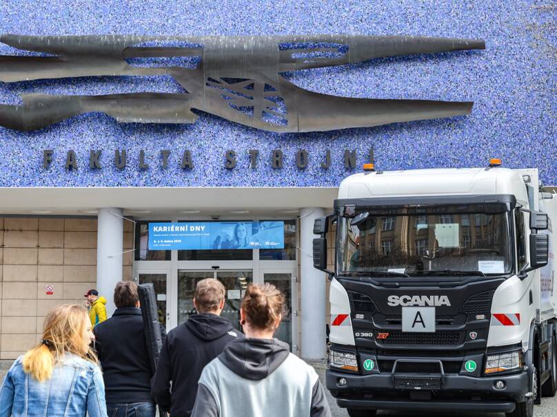 Můžeš nás potkat i na Kariérních dnech třeba ve své škole :)