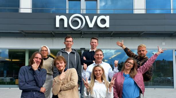 Work in a team of young people