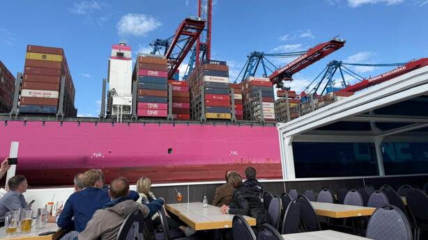 Přeprava, kontejnery, to je náš život.