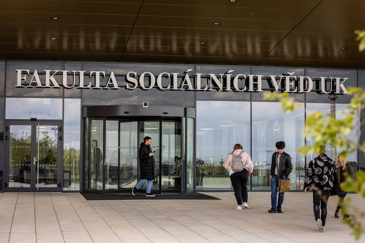 Univerzita Karlova - Fakulta sociálních věd image