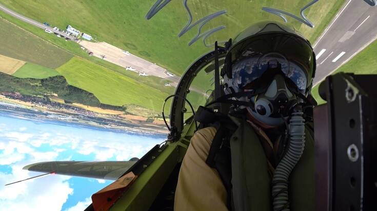 Přetížení 8G nebo -4G? Naši piloti musí takové síly vydržet :)