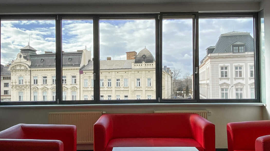 Recepce v Olomouci + video z pobočky v Košicích