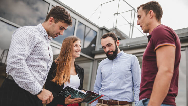 Work in a team of young people